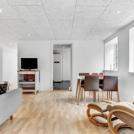 Pet Friendly In With Kitchen 別荘 Højer